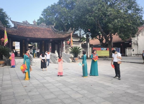 ハノイ2階建て観光列車